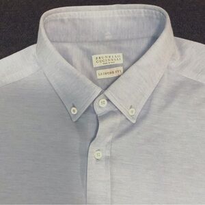 Brunello Cucinelli Leisure Fit shirt in Medium.
